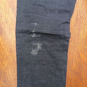 Lote de Ropa Femenina: Jeans con Tachas y Remeras Variadas - imagen 11