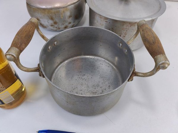 Pots with Lids and Kitchen Utensils - imagen 5