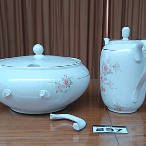 Juego de Porcelana Olmos con Rosas Rosadas y Filete Dorado - imagen 17