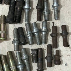 Lote de Tornillos para Rueda de Camión y Carro - imagen 3
