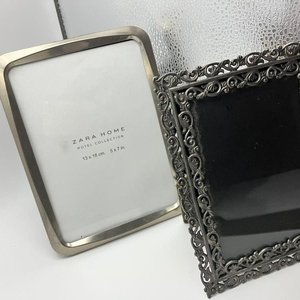 Lote de dos portarretratos de mesa con diferentes diseños estéticos - imagen 3