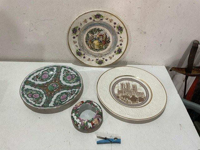 Lote siguiente: Lotes de platos antiguos de porcelana