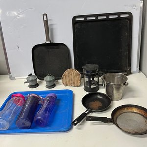 Lote de Utensilios de Cocina: Asadera, Sartenes, Cafetera y Más - imagen 1