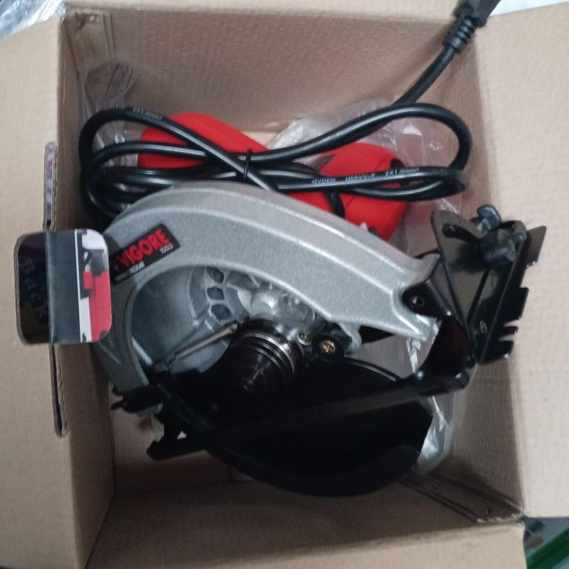 Sierra circular Vigore 1300W - Herramientas - imagen 2