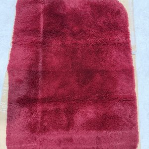 Alfombra Suave Rectangular Pelo Largo Color Rojo Vino 138x97cm - imagen 3
