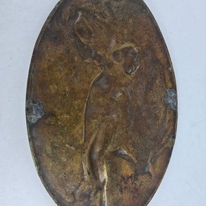 Placa Art Nouveau en Bronce con Figura Femenina y Flora - imagen 4