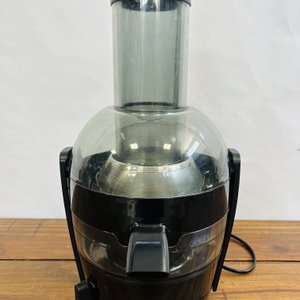 Lote siguiente: Juguera Eléctrica Philips Negra