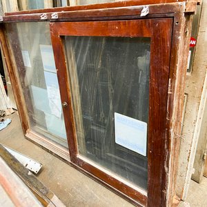 Dos Ventanas de Madera y Vidrio Usadas con Marco - imagen 2