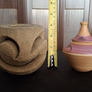 Lote de Adornos: Pisapapeles de Piedra, Florero de Cerámica, Porta Lápiz y Caracoles - imagen 5