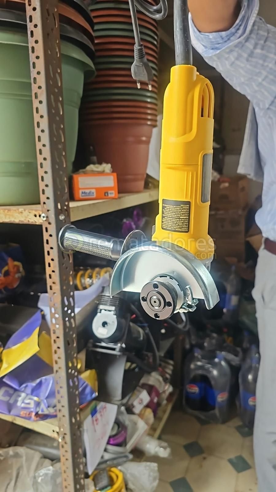 Amoladora Angular Eléctrica Amarilla Marca "Medi"