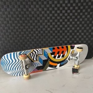 Lote siguiente: Skate Profesional Element Perspectrum 8 - 79.5 cm