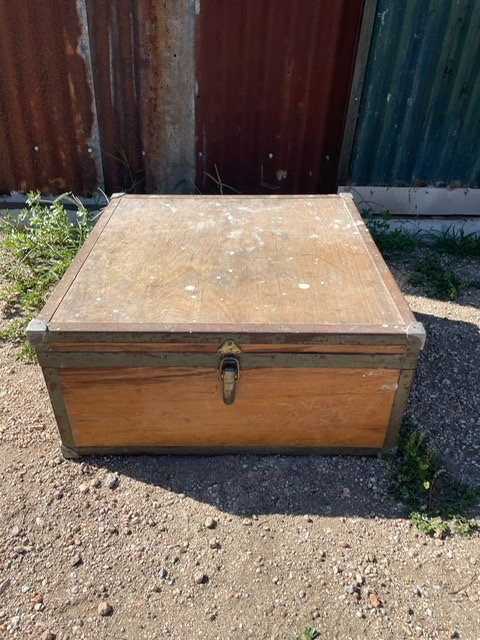 Caja de madera antigua con tapa - imagen 2