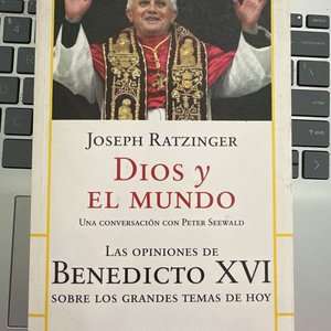 Lote anterior: Libro "Dios y el Mundo" de Joseph Ratzinger (Benedicto XVI)