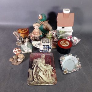 Lote de 13 Adornos Variados: Figuras, Casitas y Más - imagen 2