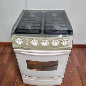Cocina a Gas Blanca con Tapa de Vidrio y Horno - imagen 2