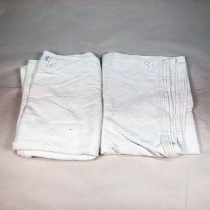 Dos Manteles Blancos de Hilo Bordado Rombos - imagen 1