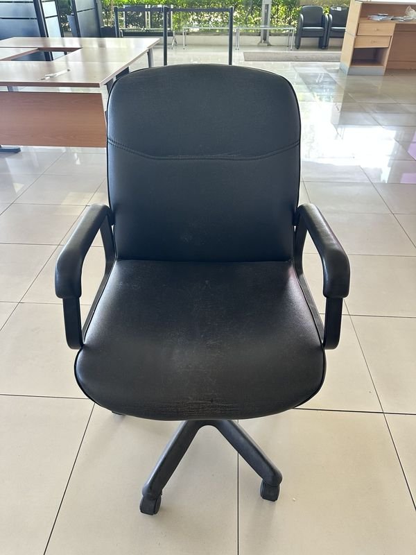 SILLA DE CUERO - imagen 8