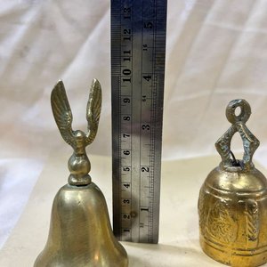 Lote de 2 campanas antiguas de bronce con águila y motivos orientales - imagen 5