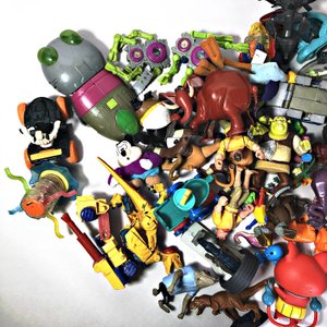Lote Variado de Juguetes: Figuras de Acción y Personajes - imagen 2
