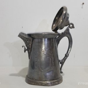 Lote de 6 piezas decorativas: cafetera de metal, mortero de mármol, centro de mesa, 2 cisnes y cuenco - imagen 4