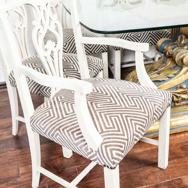 Mesa de comedor con seis sillas y dos butacas en estilo inglés - imagen 2