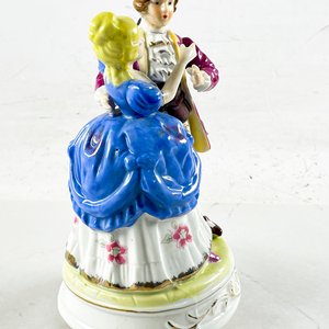 Figura Musical Pareja de Baile Clásico Cerámica 22 cm - imagen 3