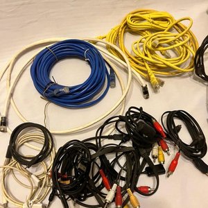 Lote de Cables y Cargadores para Electrónica Variada - imagen 4