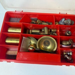 Par de Organizadores Rojos con Insumos de Bronce y Otros - imagen 3