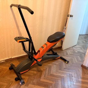 Lote siguiente: Bicicleta Fija de Ejercicio Naranja y Negra