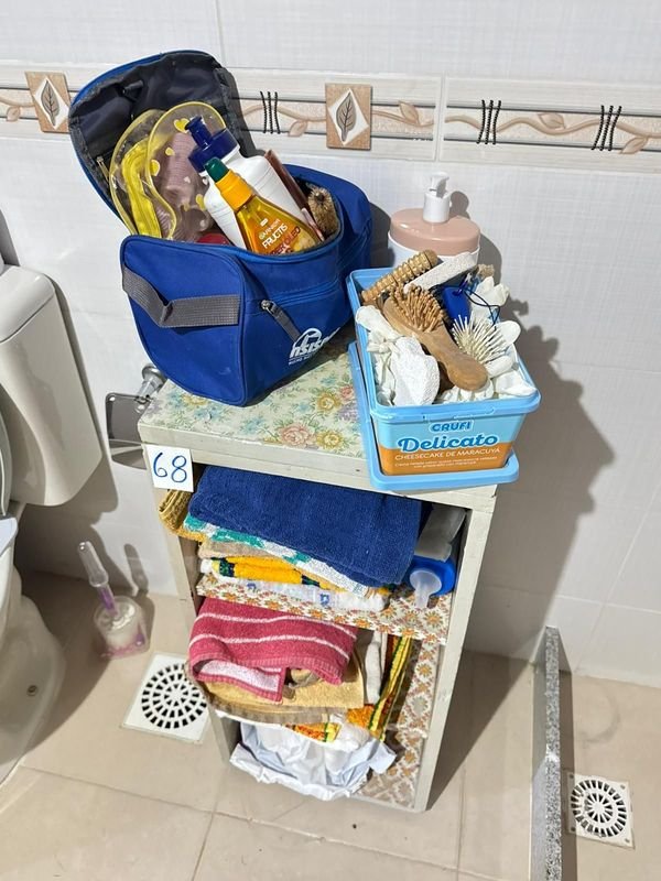 Lote anterior: Estantería de baño con accesorios
