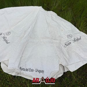 Lote de 9 Telas de Sombrilla Blancas con Logo Hotel San Rafael - imagen 2