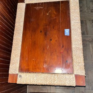 Mesita Auxiliar de Madera con Detalle de Totora - imagen 3