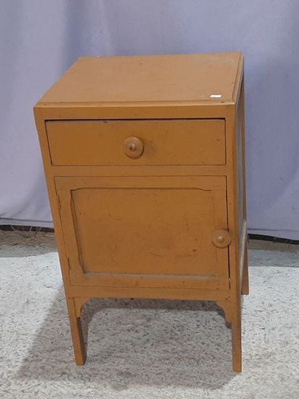 Mesa de Luz Antigua de Madera con Cajón y Puerta - imagen 1