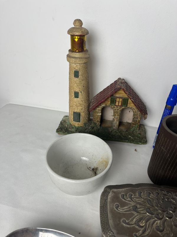 Colección de objetos decorativos y útiles - imagen 10