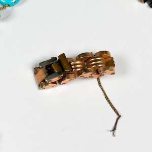 Lote de Joyería y Accesorios: Collar Turquesa, Reloj de Bolsillo, Pulseras y Monedero Dorado - imagen 7