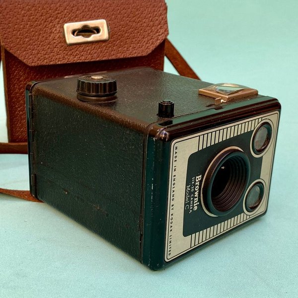 Cámara de fotos Kodak Brownie Six-20 Modelo C - imagen 6