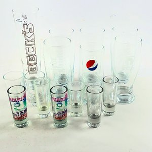 Quince vasos diferentes con y sin monograma altos y bajos - imagen 1