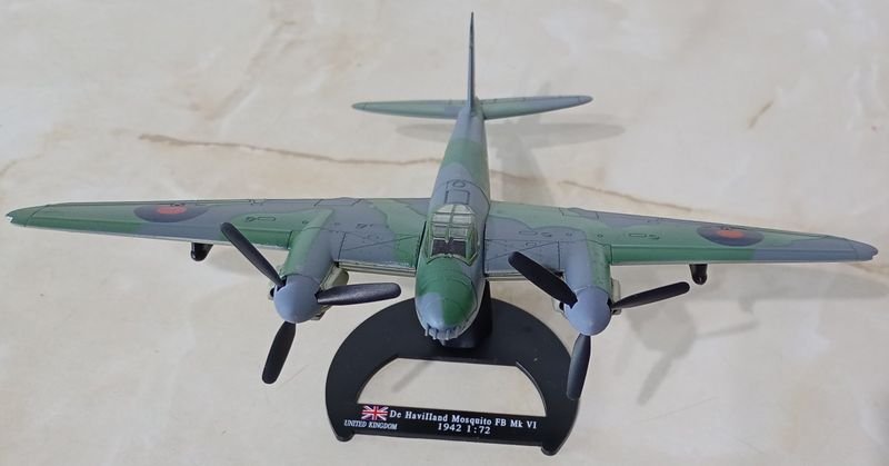 Modelo a escala de un avión de la Segunda Guerra Mundial, DE HAVILLAND MOSQUITO FB Mk VI - imagen 4