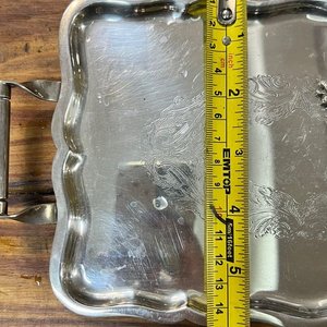 Juego de Café Antiguo de Metal Plateado con Bandeja y Grabados - imagen 9