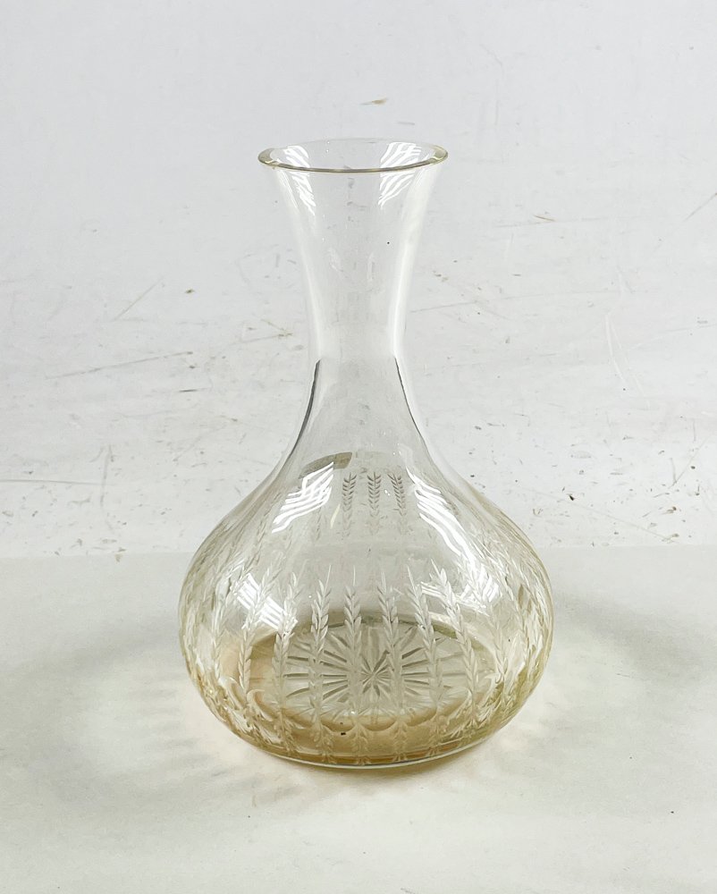 Botellón de Vidrio Tallado Hialino con Borde Dorado - 25 cm