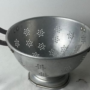 Colador de Aluminio Mariposa con Asas - imagen 2