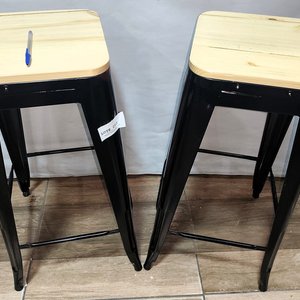 Set de 2 Banquetas Altas Estilo Tolix con Asiento de Madera - imagen 4