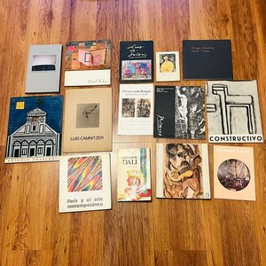 Lote anterior: Lote de 14 Libros, Revistas y Suplementos de Arte y Pintura