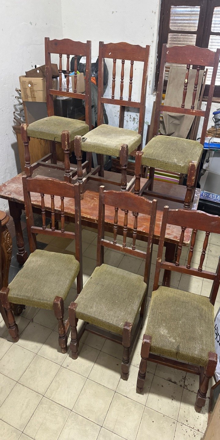 Juego de Comedor de Madera con Seis Sillas