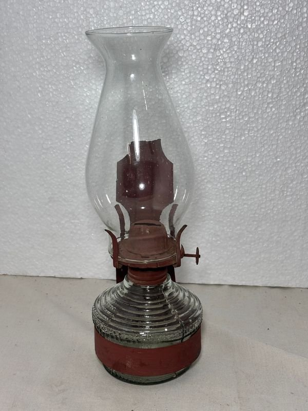 Antiguo Farol de Vidrio con Base Texturizada