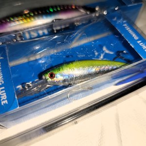 Dos Señuelos de Pesca Nuevos en Caja: Uno Grande y Otro Mediano - imagen 3