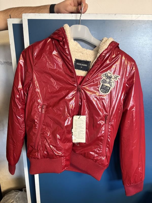 Dos Camperas Infantiles: Roja y Verde con Interior de Corderito