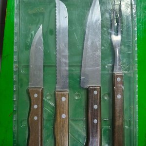 Lote anterior: Juego de Asador con Cubiertos de Acero Inoxidable y Mangos de Madera