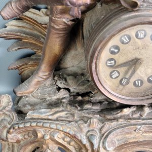 Reloj de Mesa Antiguo en Metal con Figura de Bronce "Luis XIV" - Para Restaurar - imagen 4