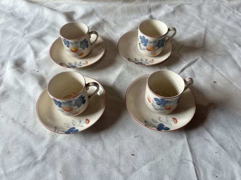 Lote anterior: Tazas japonesas con platos de porcelana